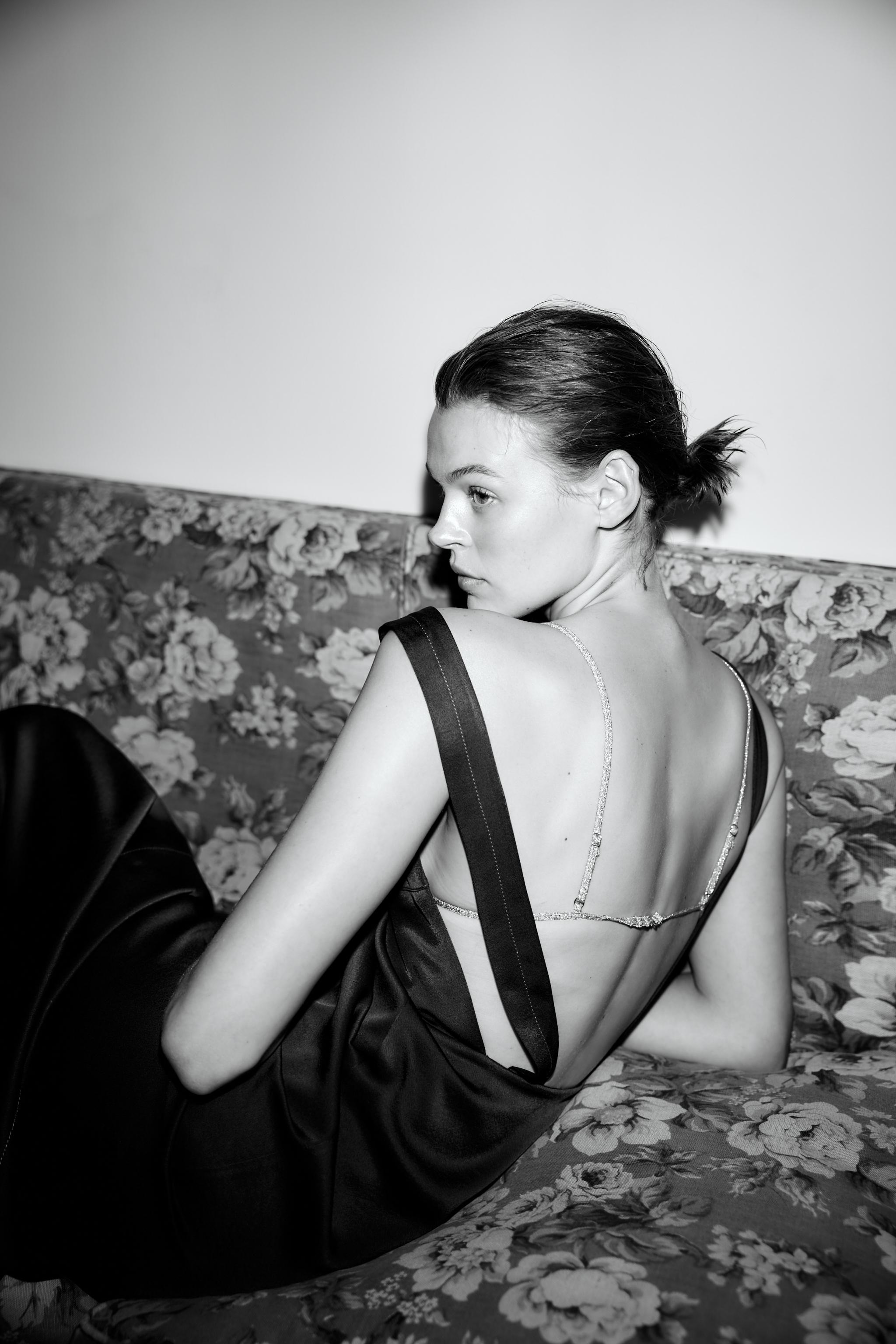 CONTRAST SEAM SATIN EFFECT DRESS